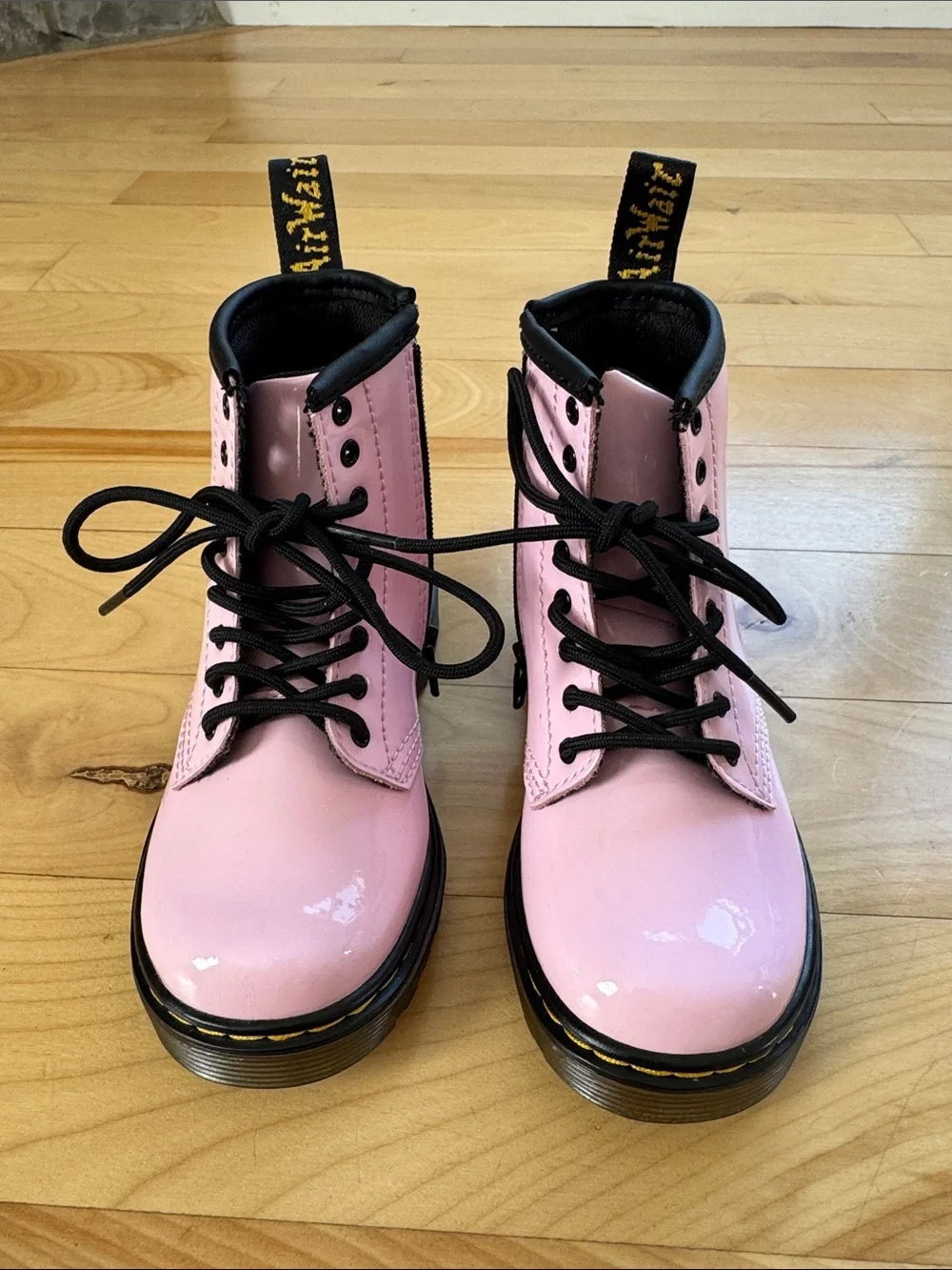 BRAND NEW Dr Martens - size 9c